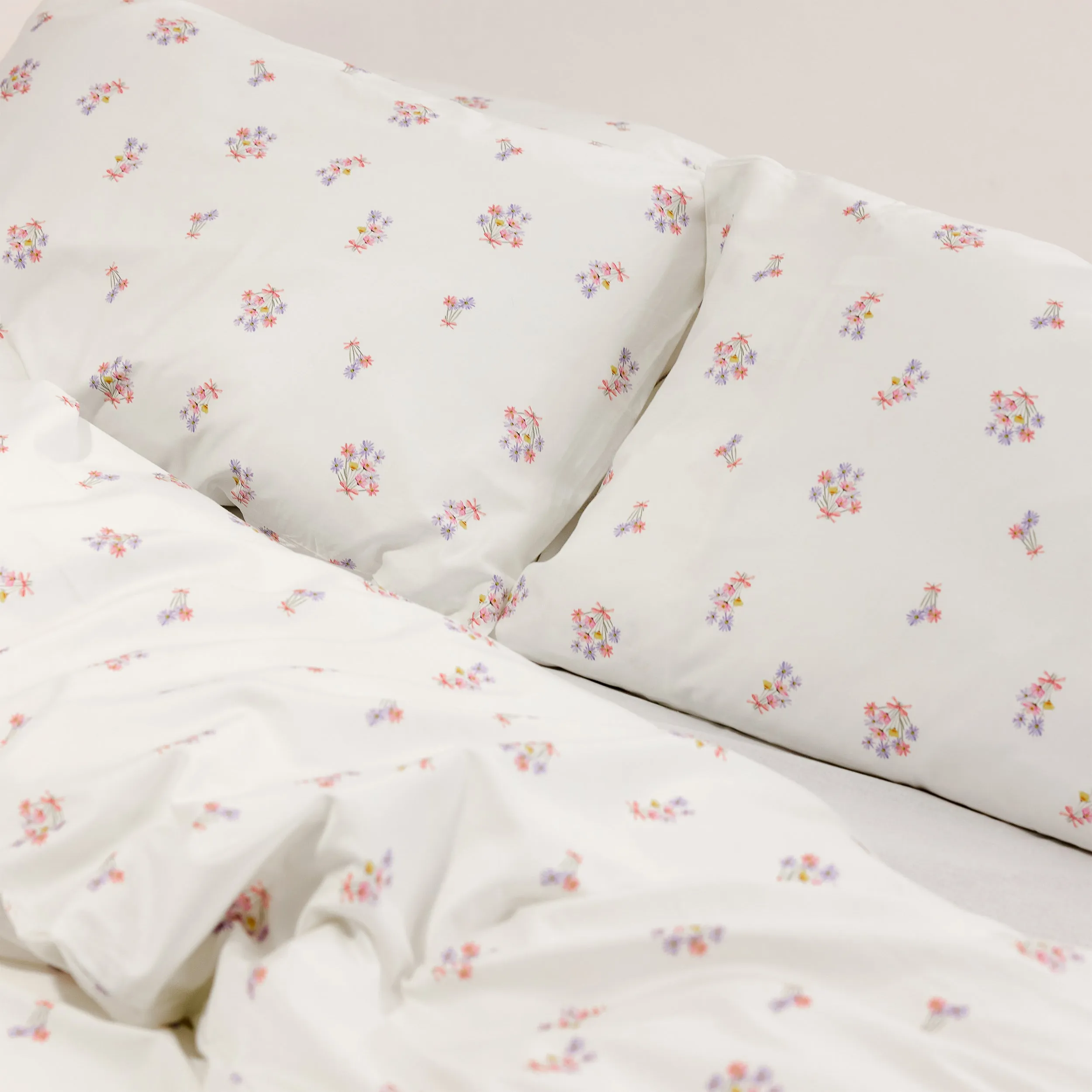 Breakfast Club Pillow Case (2-pack) - White Floral