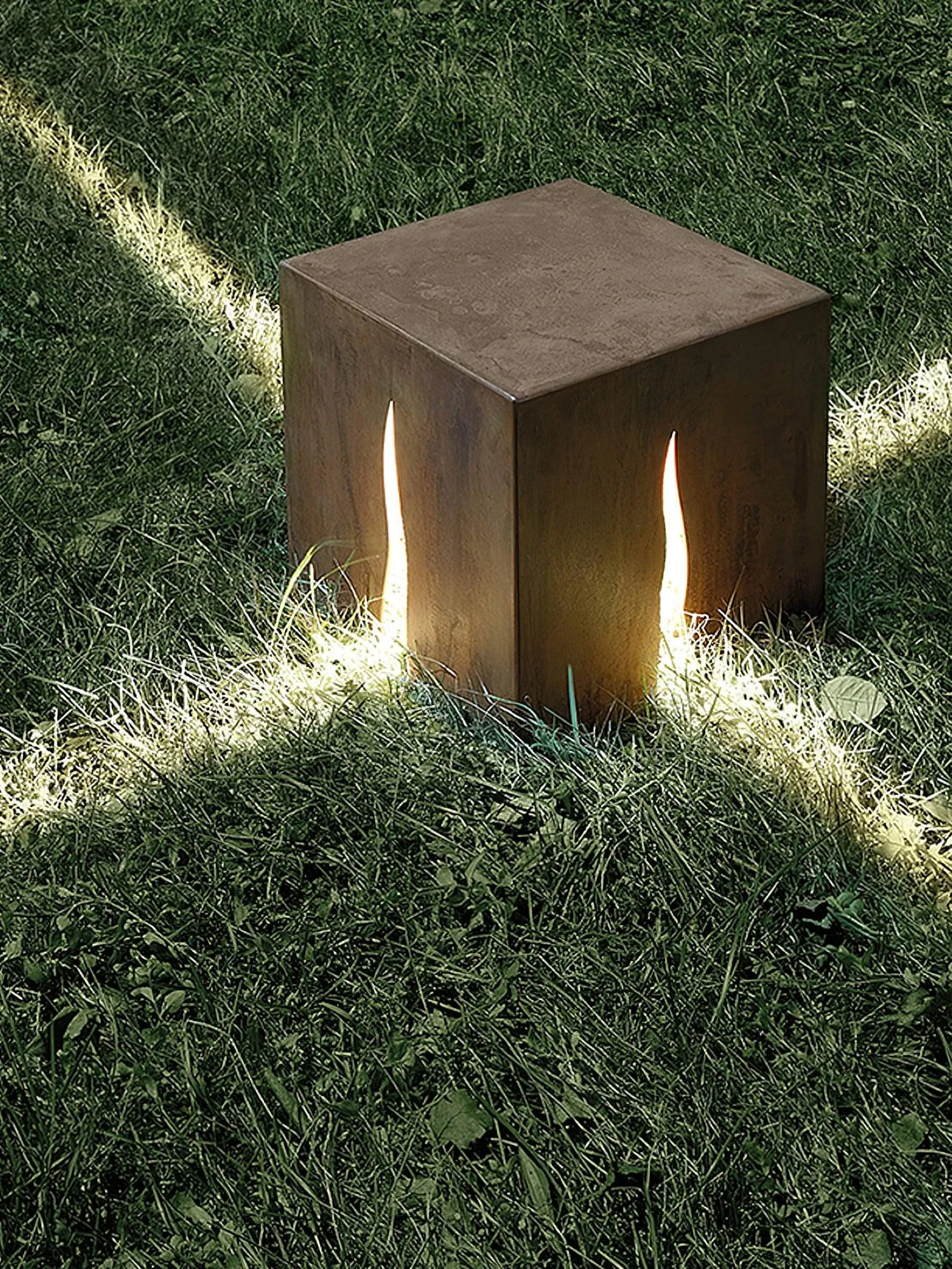 Crack Cube Outdoor Light