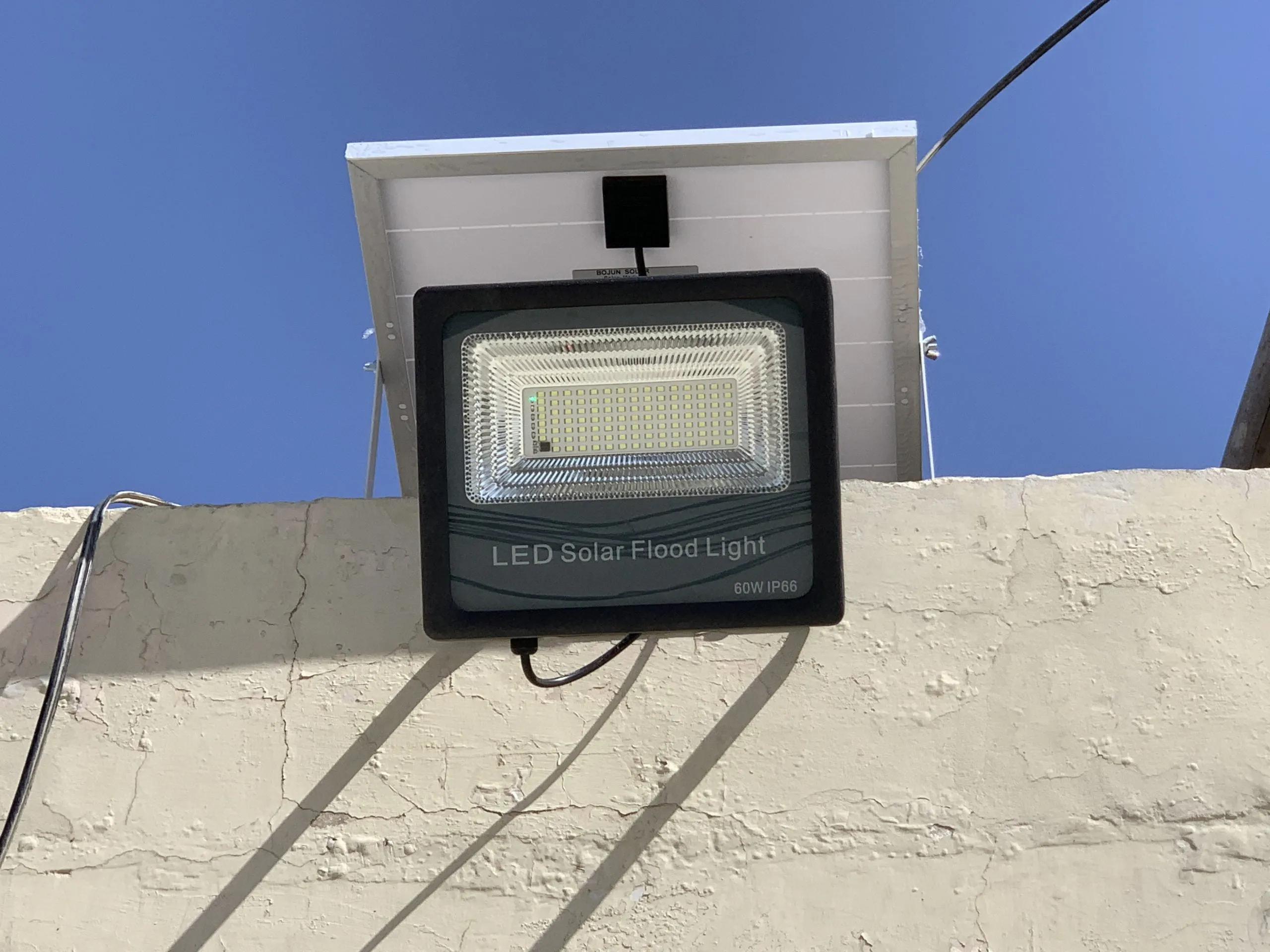 LED Solar floodlight with external Panel 60W