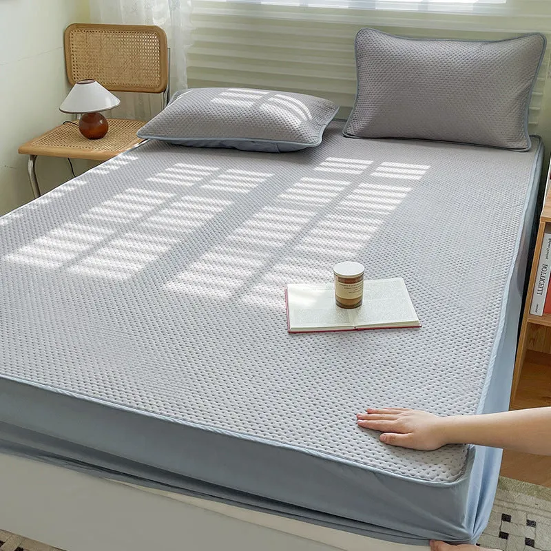 Non-slip Simmons Mattress Protective Cover Dustproof Bedspread Three-piece Set