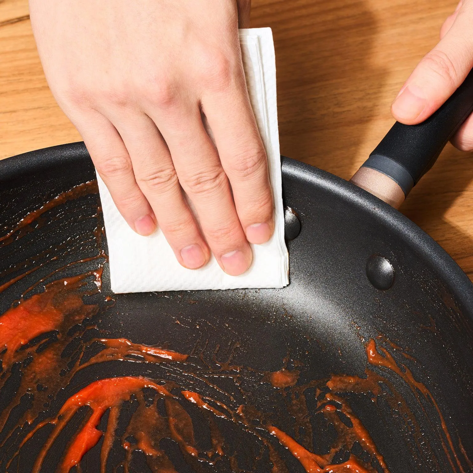 The Nonstick Chef's Pan