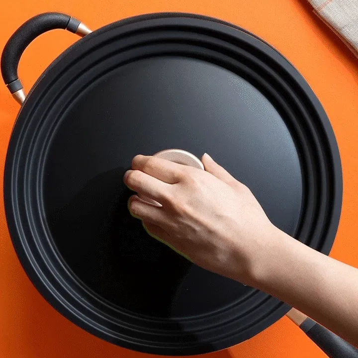 The Nonstick Chef's Pan