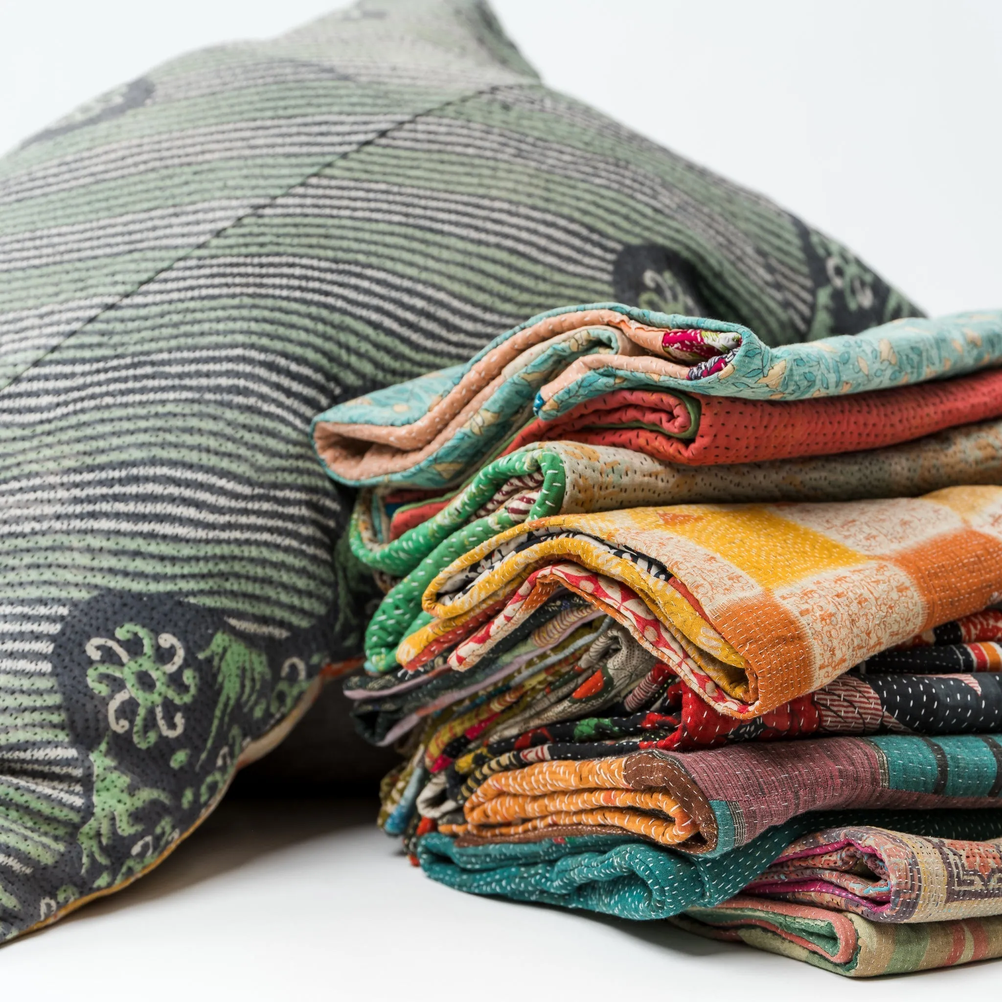 Vintage Kantha Lounge Pillowcase Black/Greens